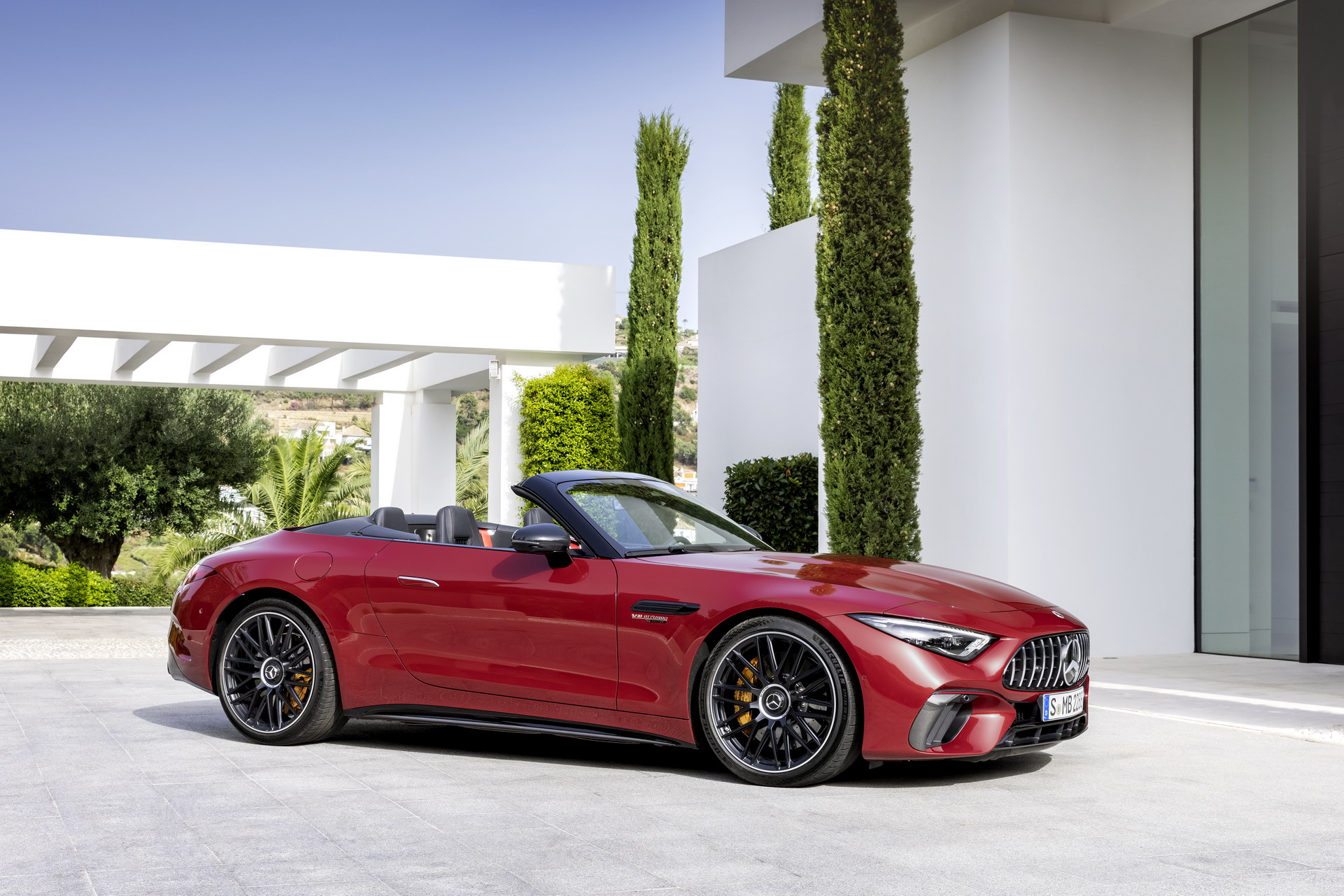 2022 Mercedes-AMG SL Breaks Cover With 2+2 Seats, Fabric Top, AWD And Up To 577 HP