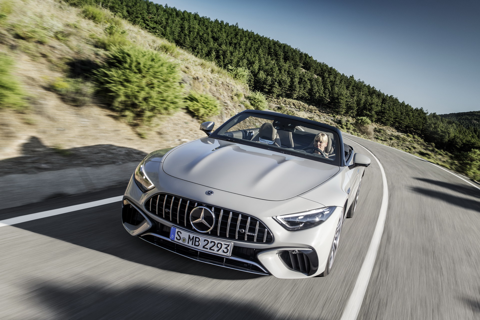 2022 Mercedes-AMG SL Breaks Cover With 2+2 Seats, Fabric Top, AWD And Up To 577 HP