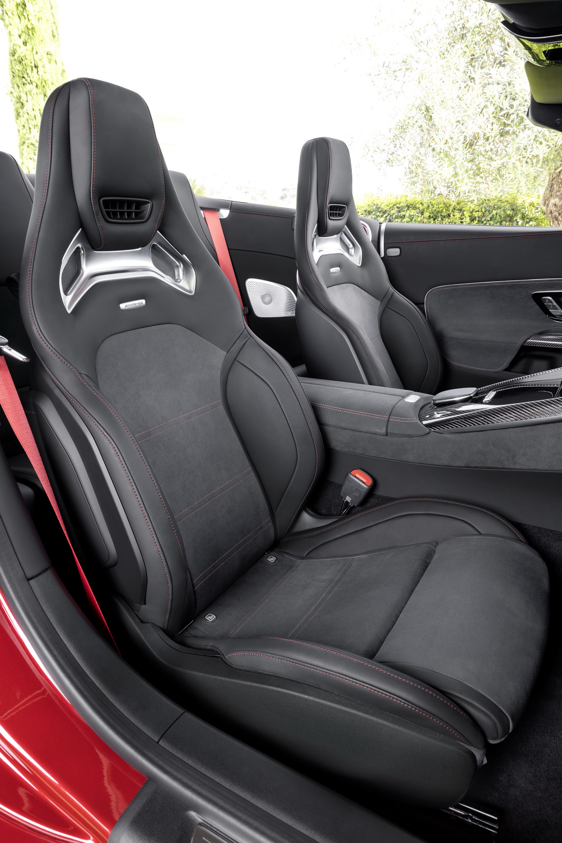 2022 Mercedes-AMG SL Breaks Cover With 2+2 Seats, Fabric Top, AWD And Up To 577 HP