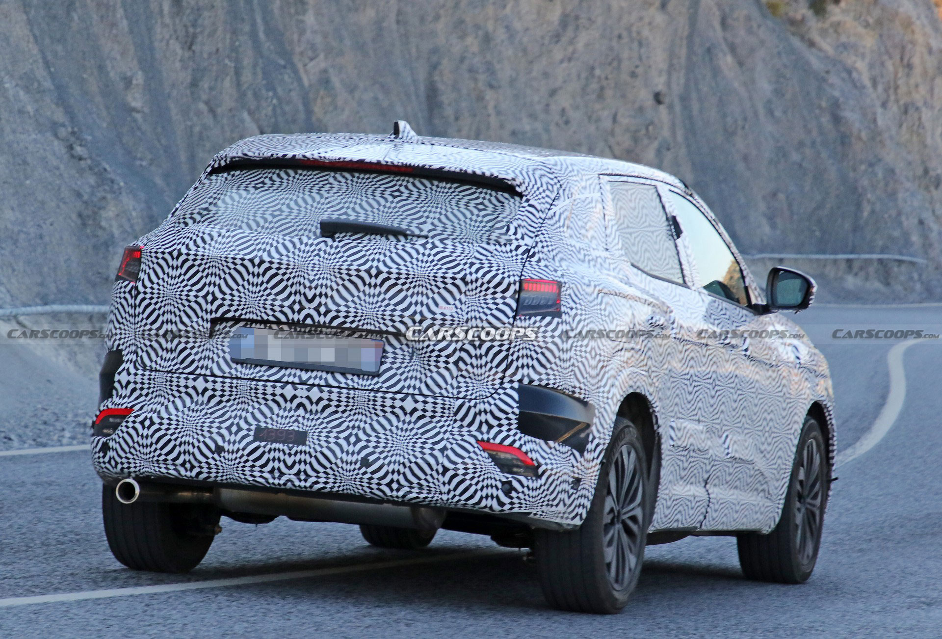 2022 Renault Kadjar Shows Off Massive Infotainment System In Latest Spy Photos