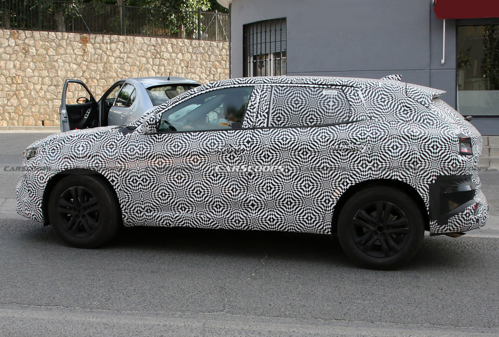 2022 Renault Kadjar Shows Off Massive Infotainment System In Latest Spy Photos