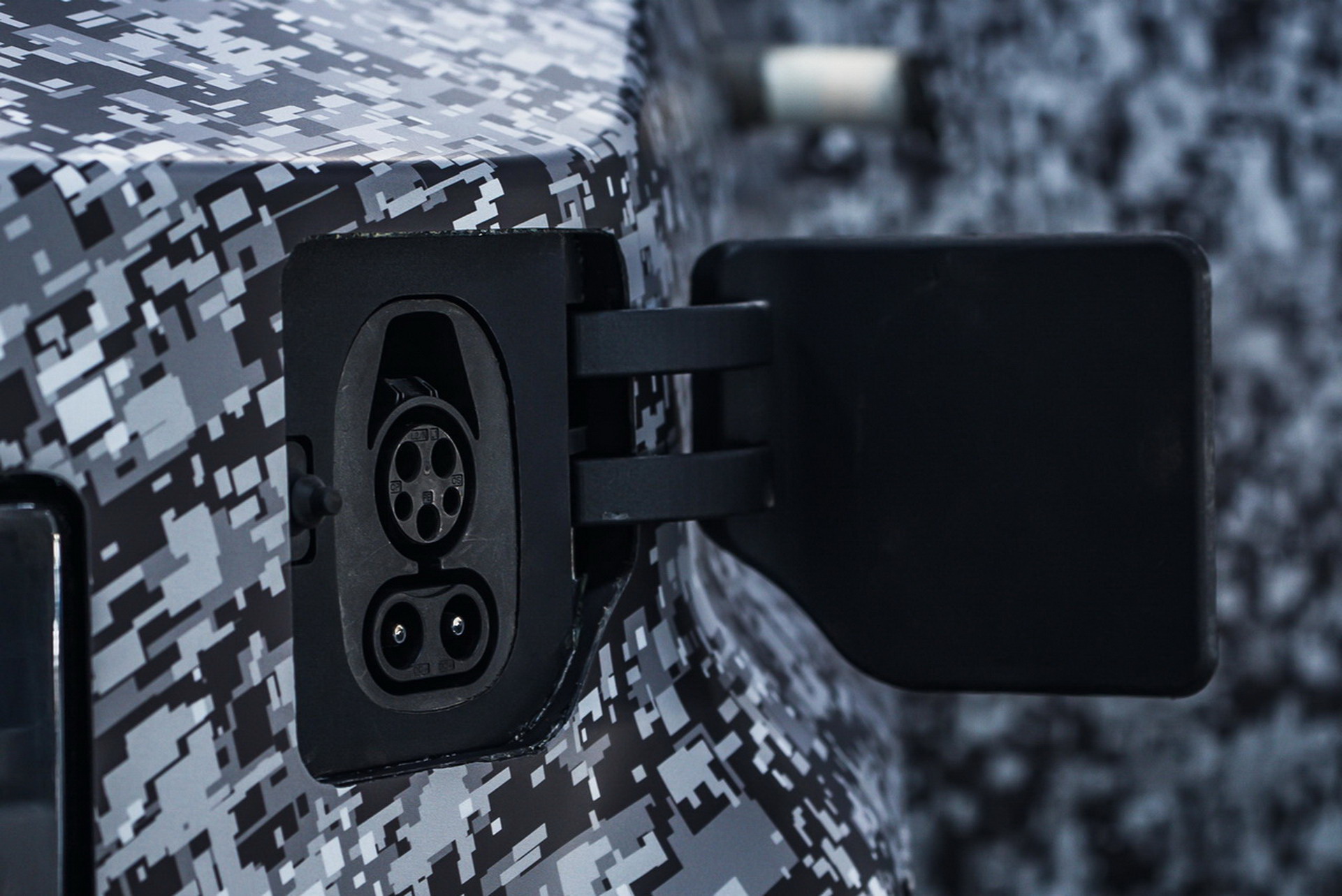 Atlis Reveals XT Electric Pickup Truck Prototype, Looks Like A Rational Cybertruck You Can Weld Out Of