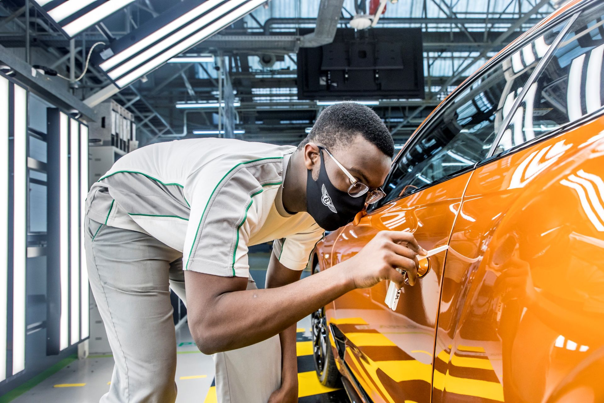 Bentley Goes On A Recruitment Spree Offering 113 Trainee Positions For 2022