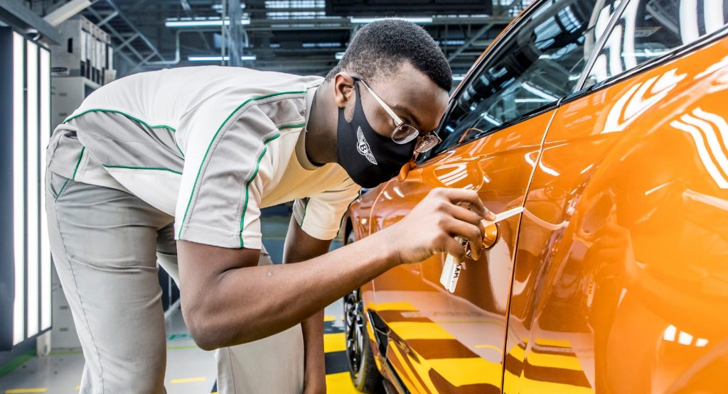  Bentley Goes On A Recruitment Spree Offering 113 Trainee Positions For 2022