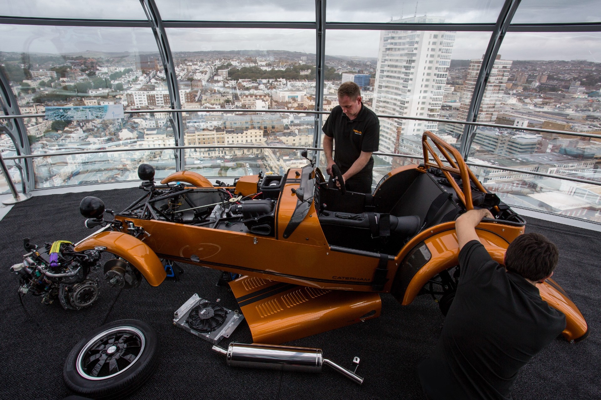 Caterham Engineers Built A Seven 170 From Scratch In Under Six Hours In A Pod 450ft In The Air