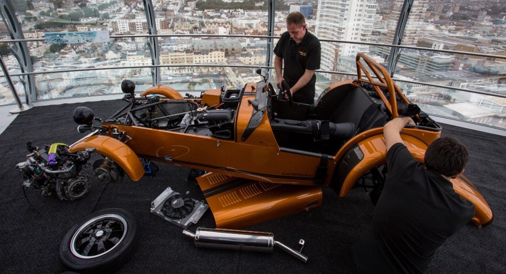 Caterham Engineers Built A Seven 170 From Scratch In Under Six Hours In A Pod 450ft In The Air