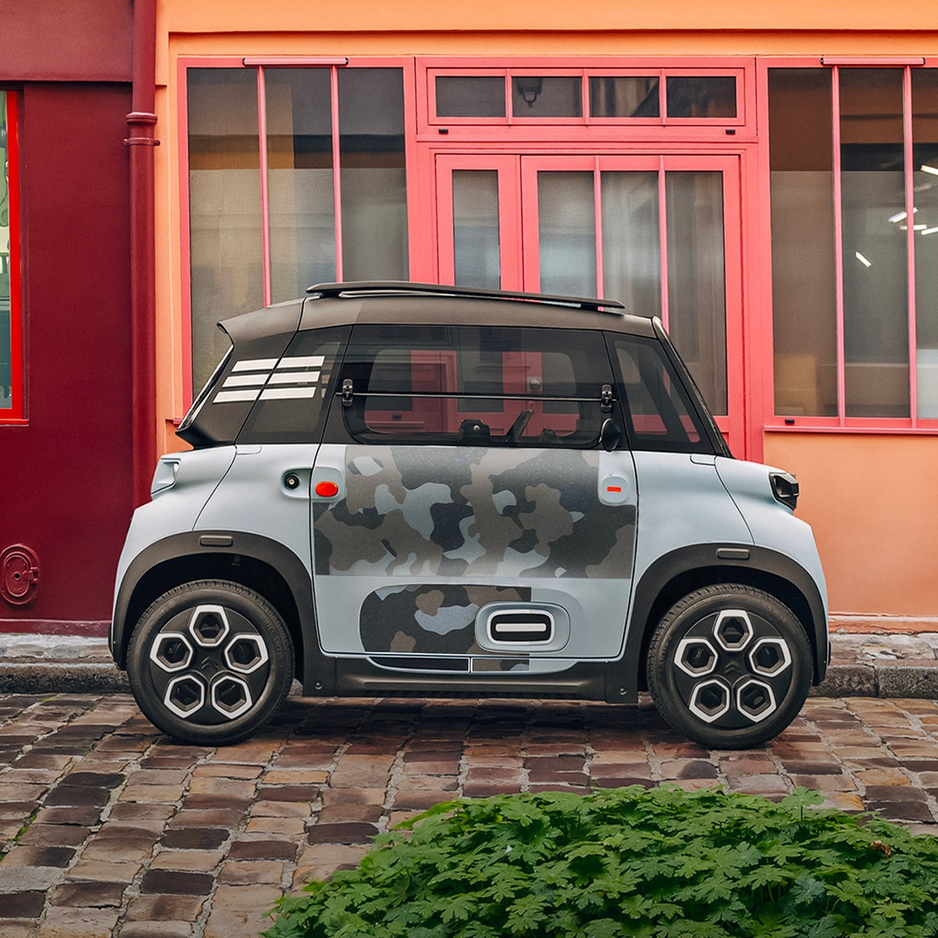 Citroën Ami Adopts NFS Underground Style Thanks To New Sticker Options