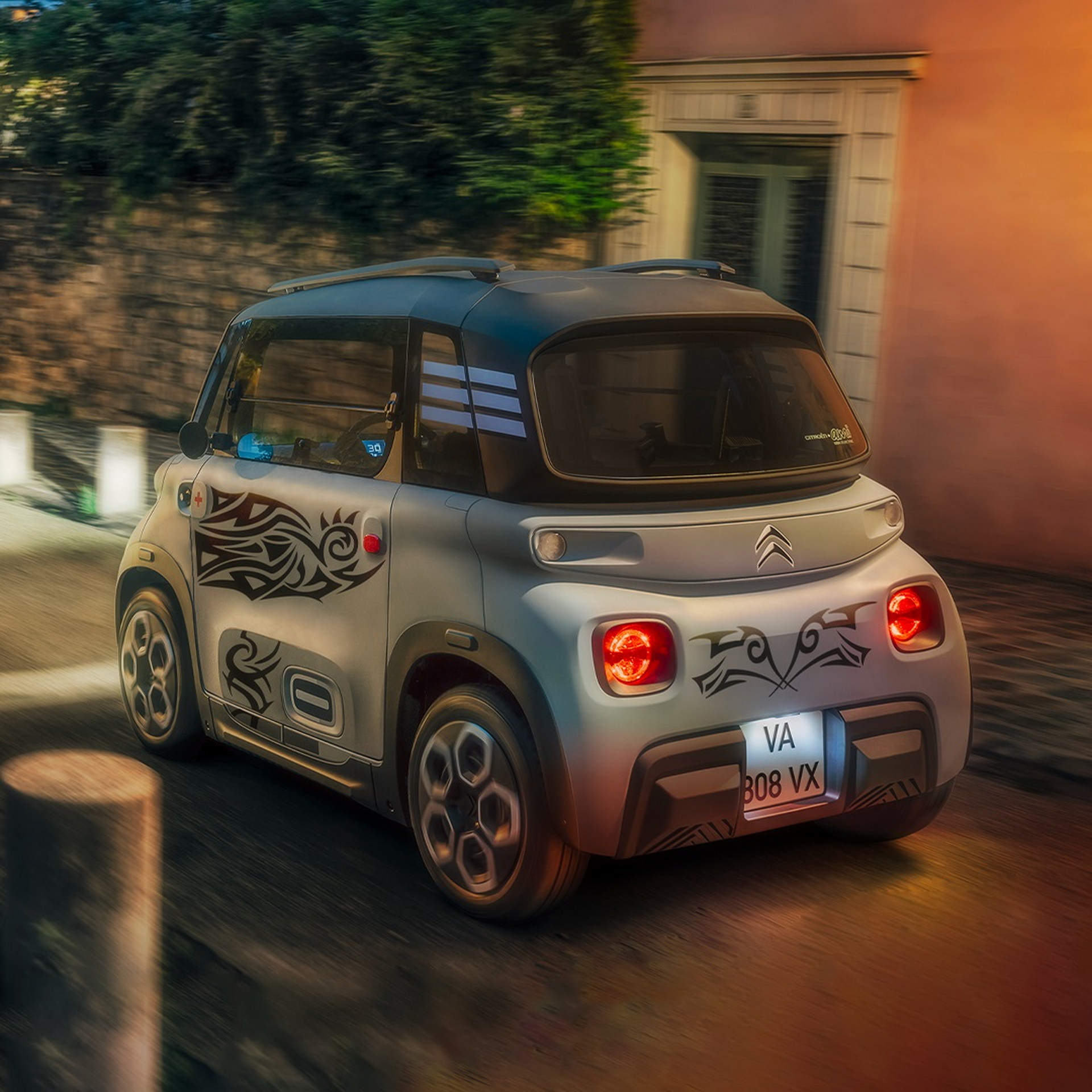 Citroën Ami Adopts NFS Underground Style Thanks To New Sticker Options