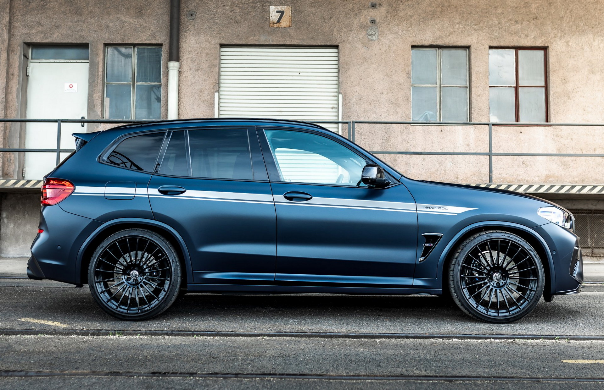 Manhart MHX3 600 Is A Beefed-Up BMW X3 M Competition With 626 HP
