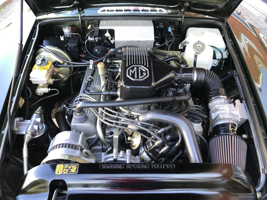 1995 MG RV8 Offers A Taste Of Old-School British Motoring