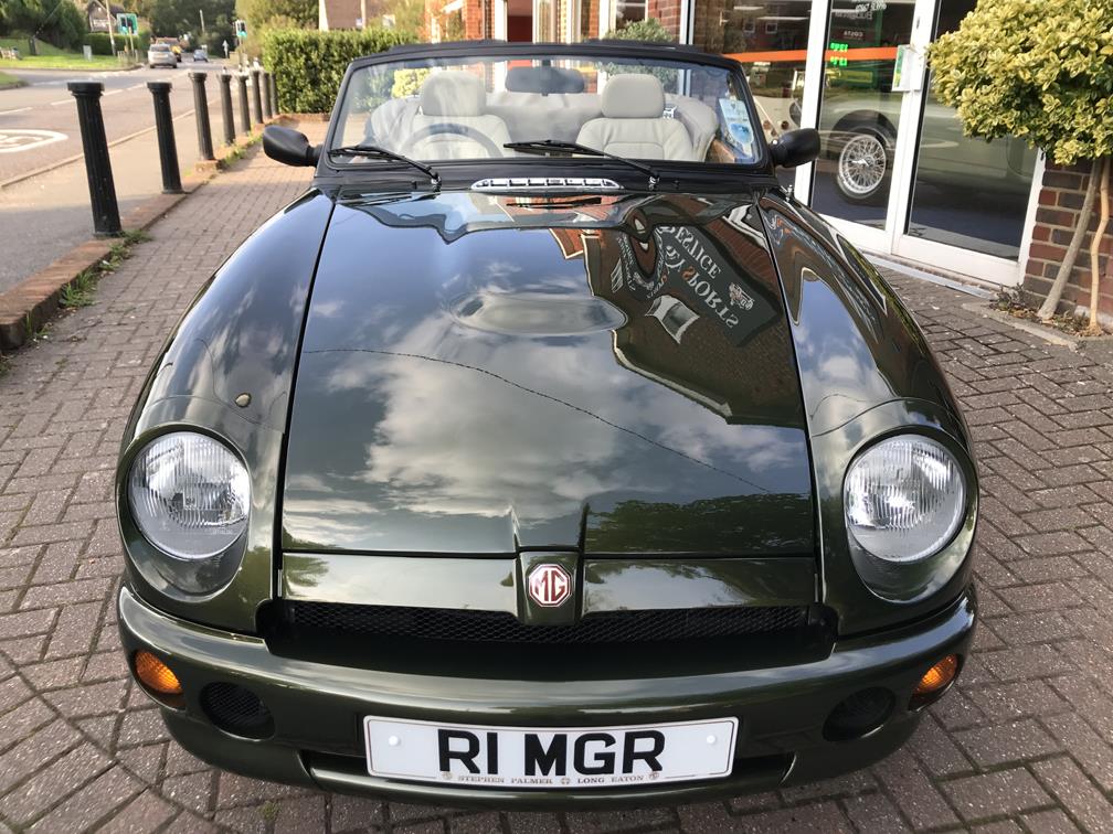 1995 MG RV8 Offers A Taste Of Old-School British Motoring