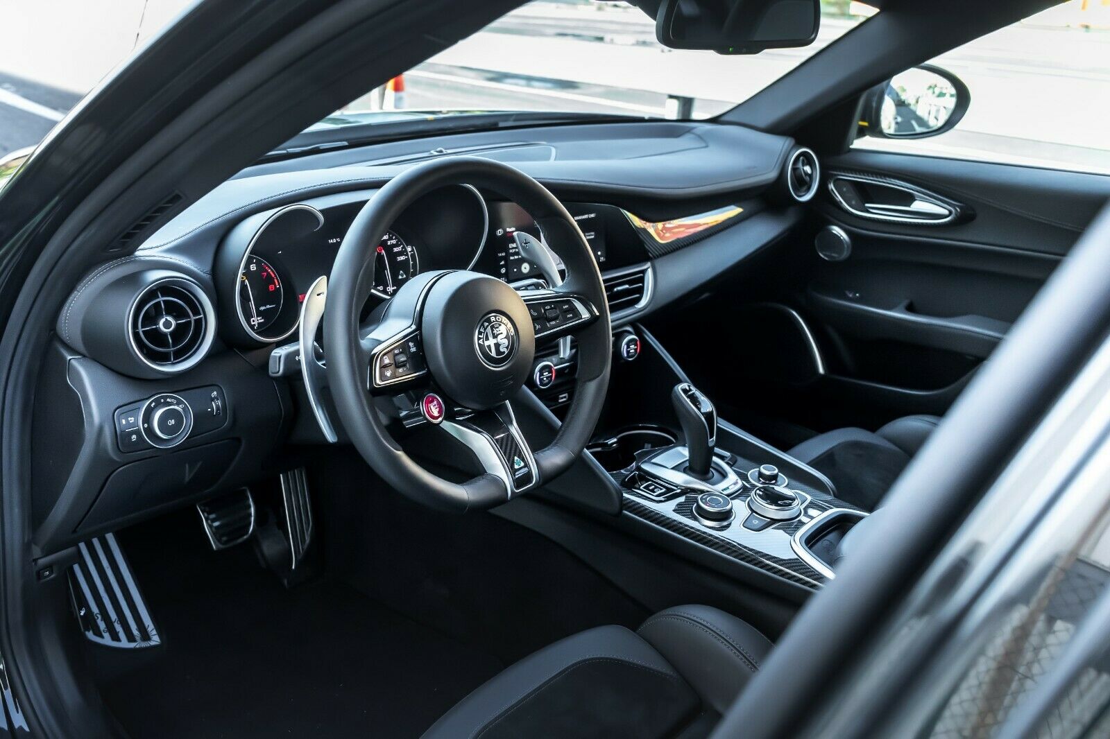 Manhart’s Alfa Romeo Giulia Quadrifoglio Pumps Out 653 HP