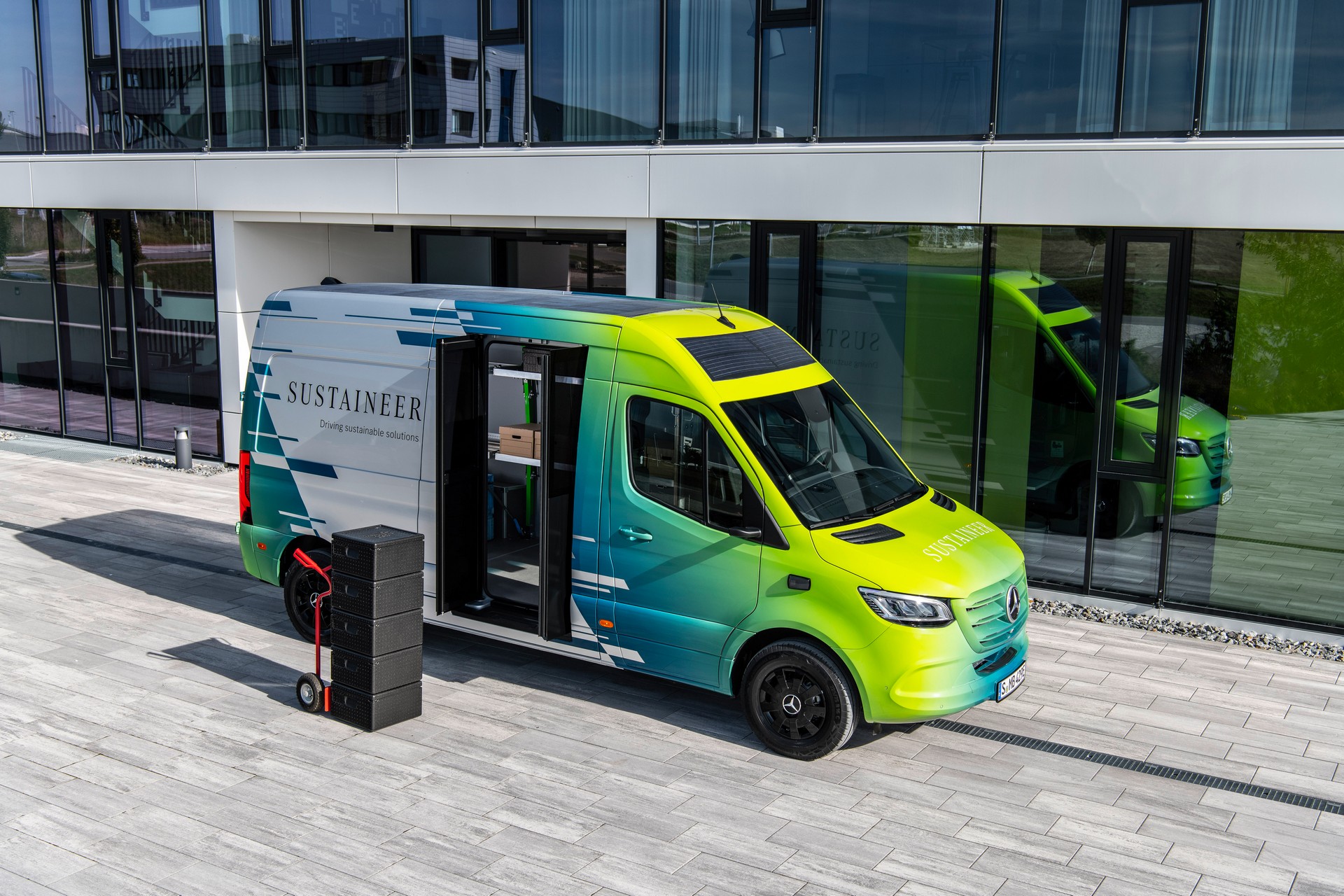 Mercedes Sustaineer Concept Boasts Solar Panels, Heated Seat Belt And Host Of Eco-Friendly Features