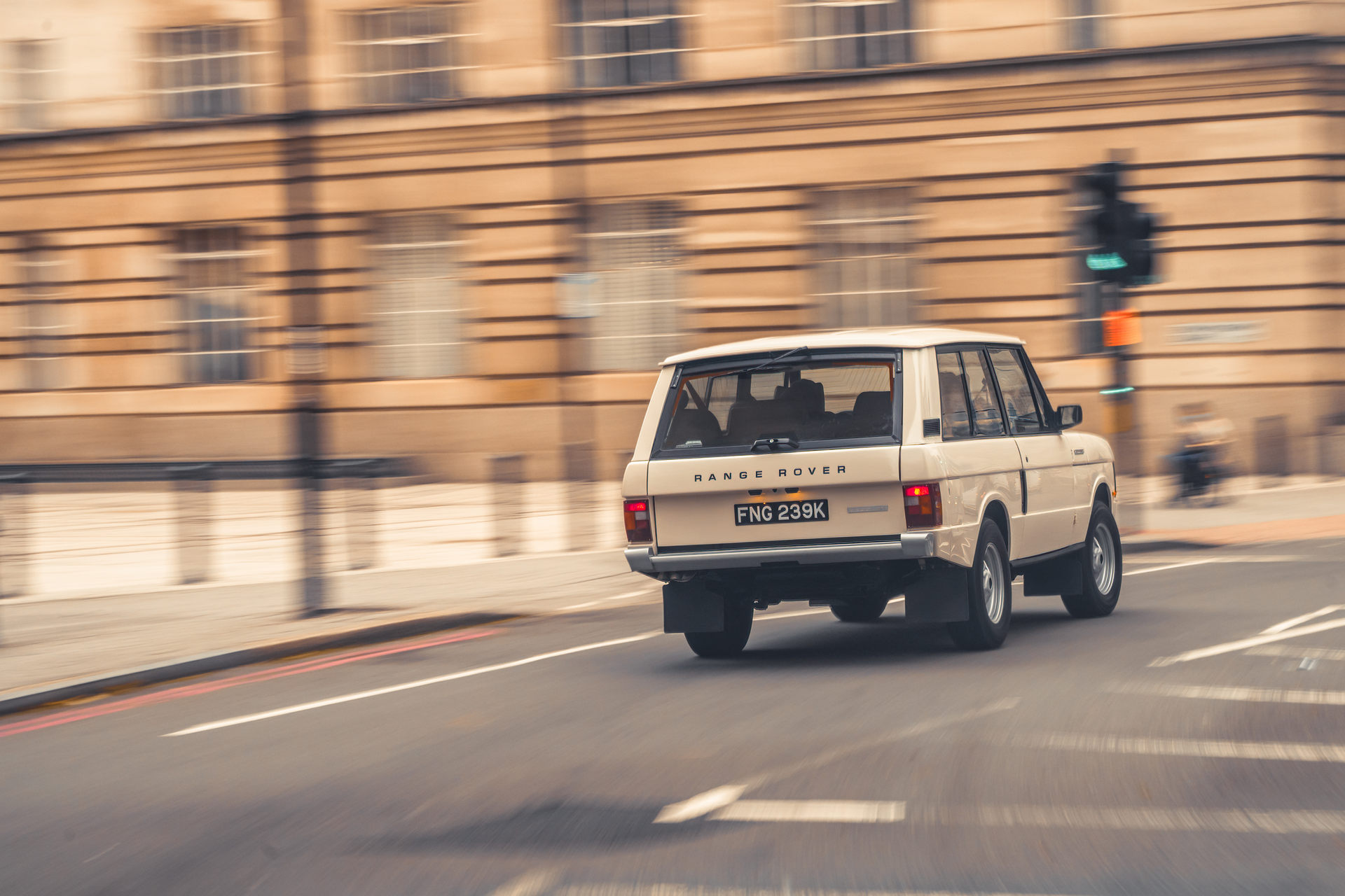 Range Rover Classic Restomod Is Compliant With London’s Ultra Low Emission Zone