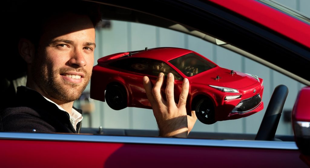  Toyota Shrunk The Mirai Into A Hydrogen-Powered Remote Control Scale Model