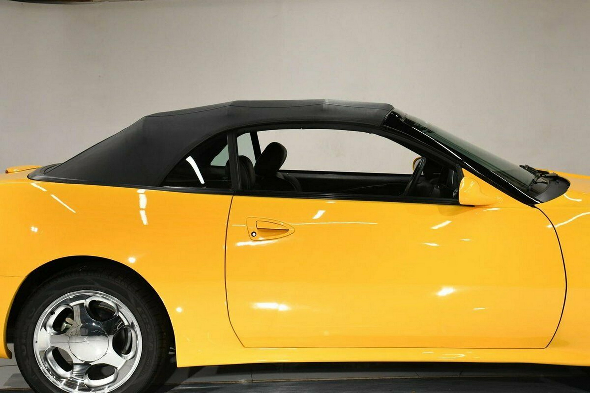 The 2005 Avanti Is A Forgotten Mustang-Based Convertible That Could Be Yours
