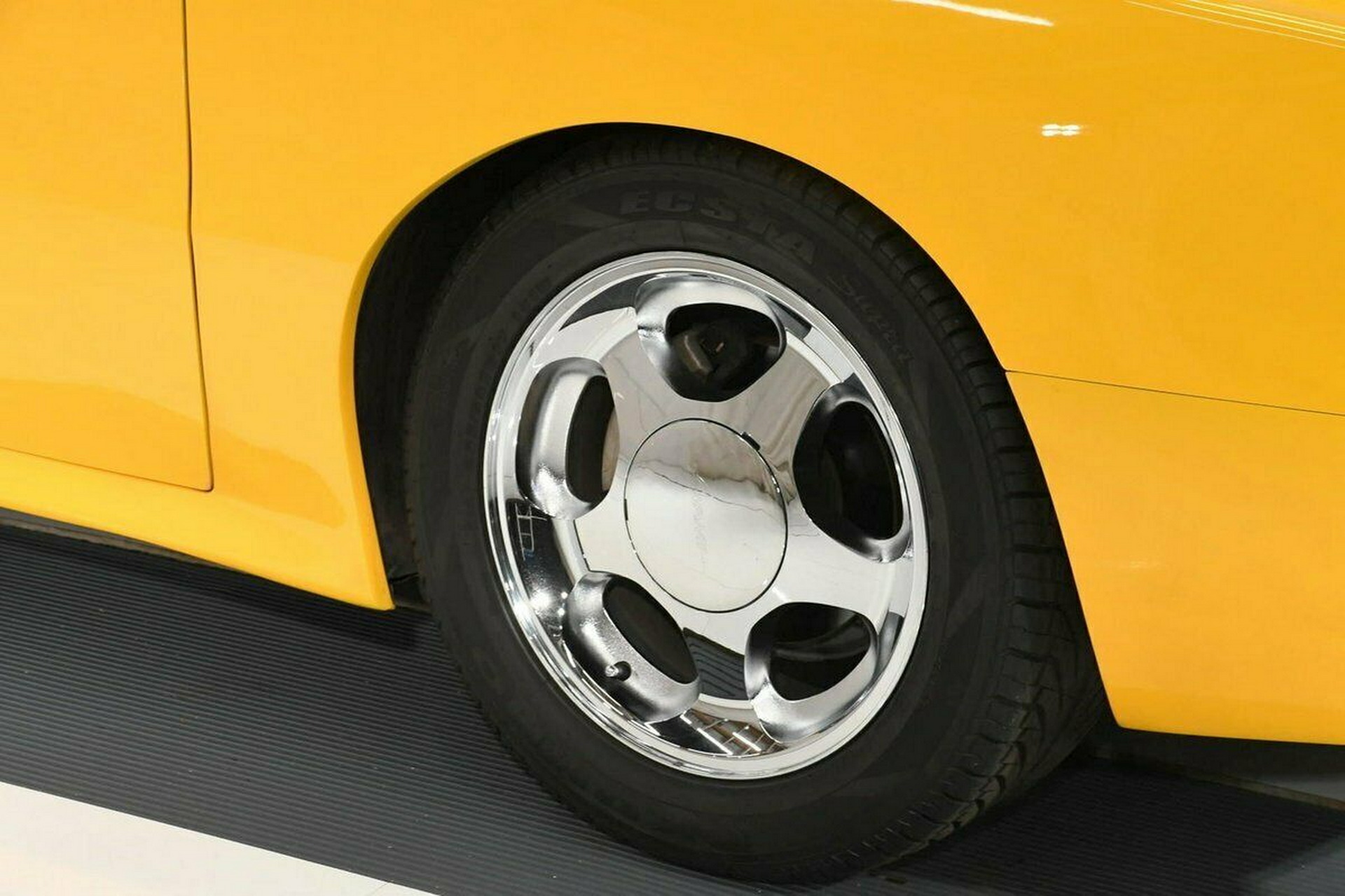 The 2005 Avanti Is A Forgotten Mustang-Based Convertible That Could Be Yours