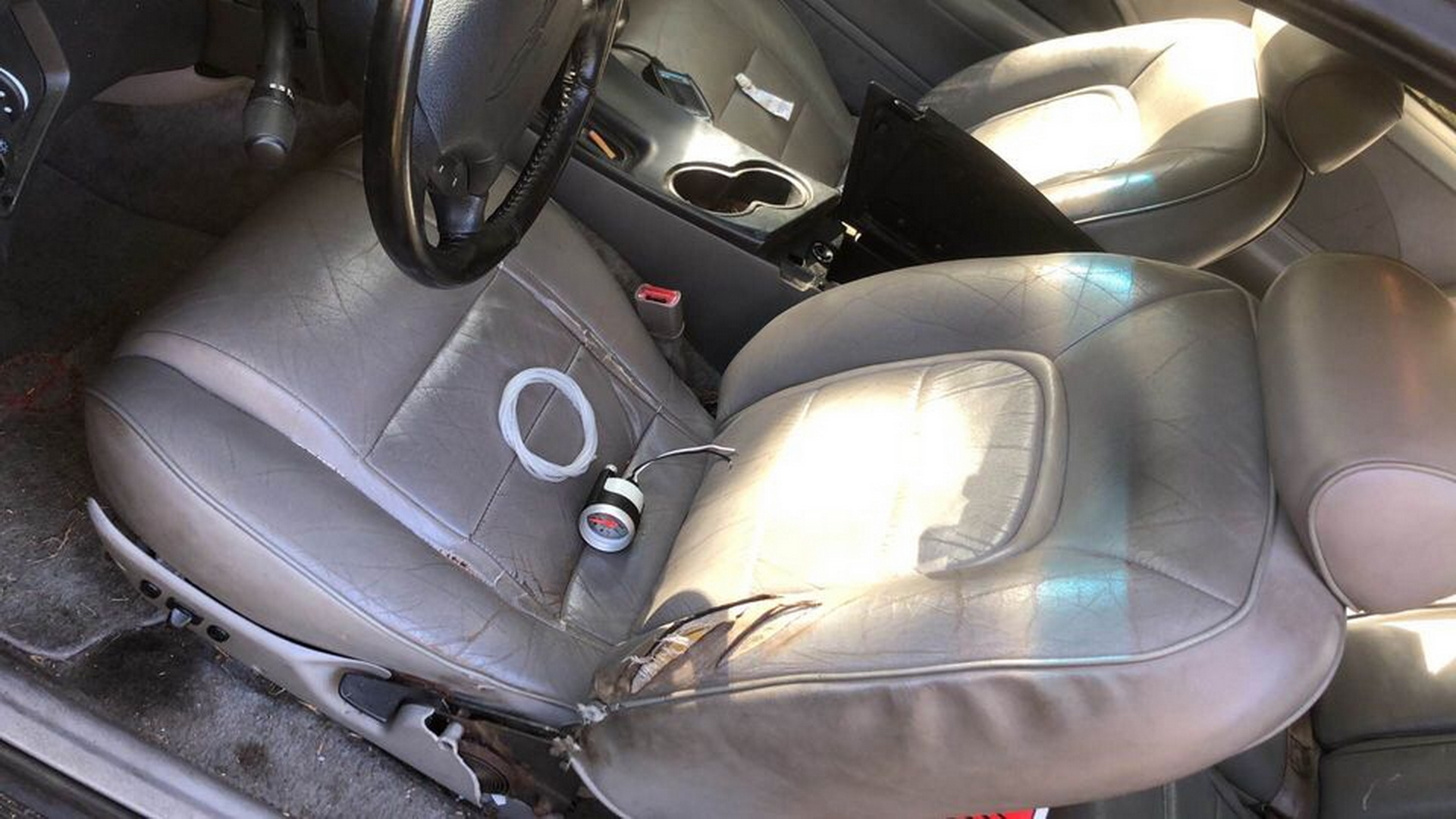 Super Snoot: Is This 1997 Ford Thunderbird With That “Bumper” Even Legal?