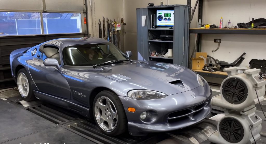 How Does A Simple Dyno Tune Improve A Stock 2000 Dodge Viper GTS?