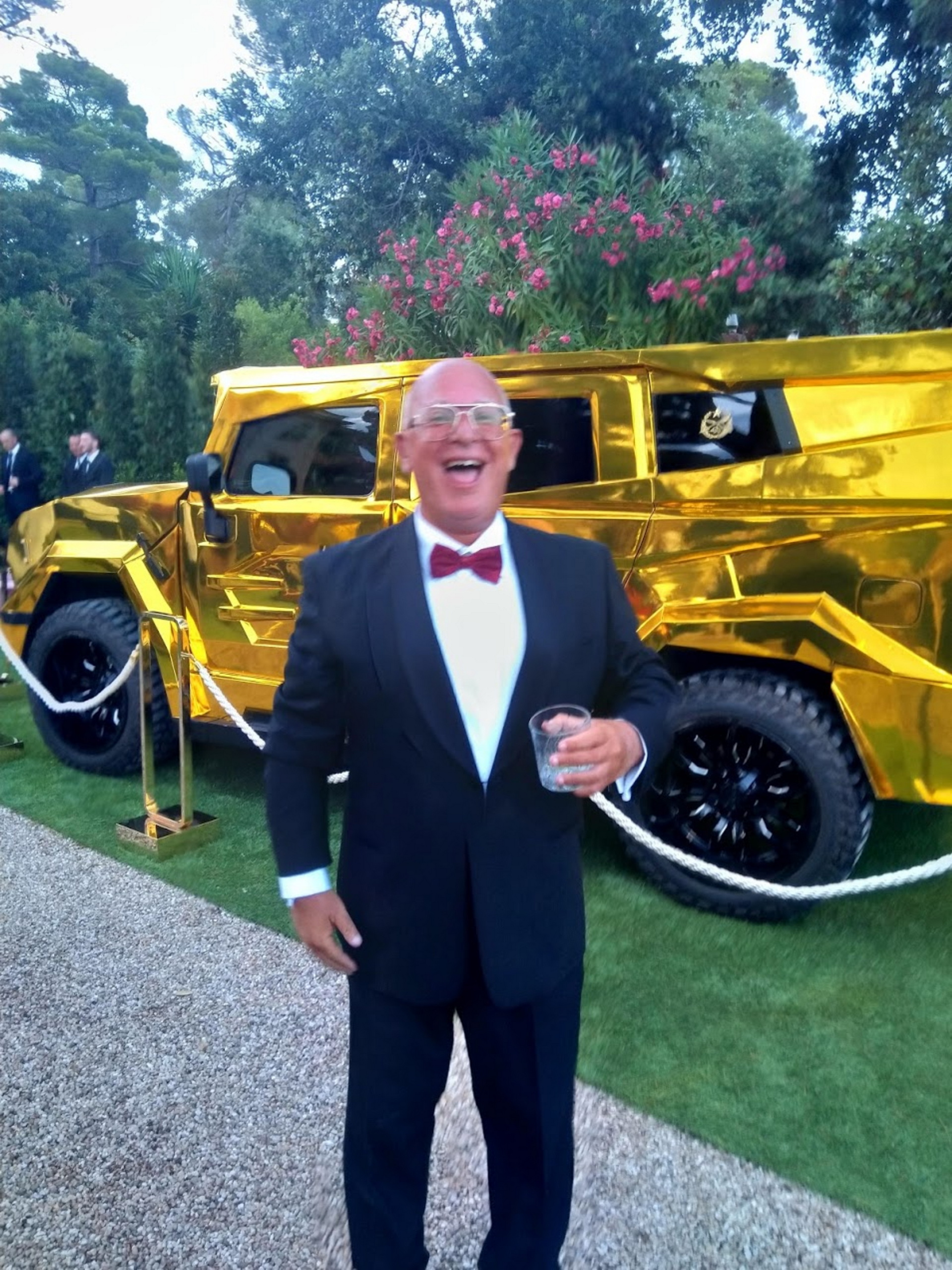 Golden Dartz Prombron Aladeen Edition SUV From “The Dictator” Could Be Yours