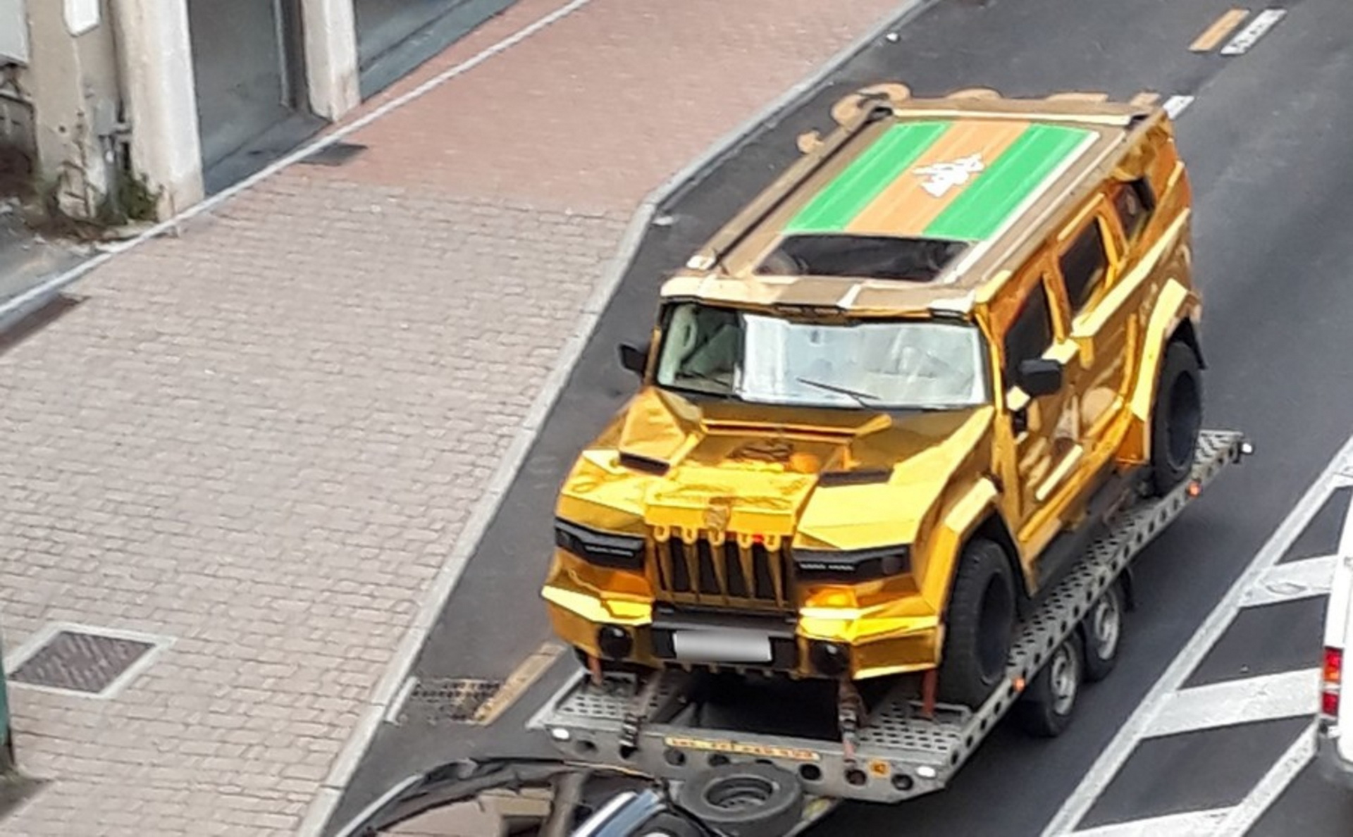 Golden Dartz Prombron Aladeen Edition SUV From “The Dictator” Could Be Yours