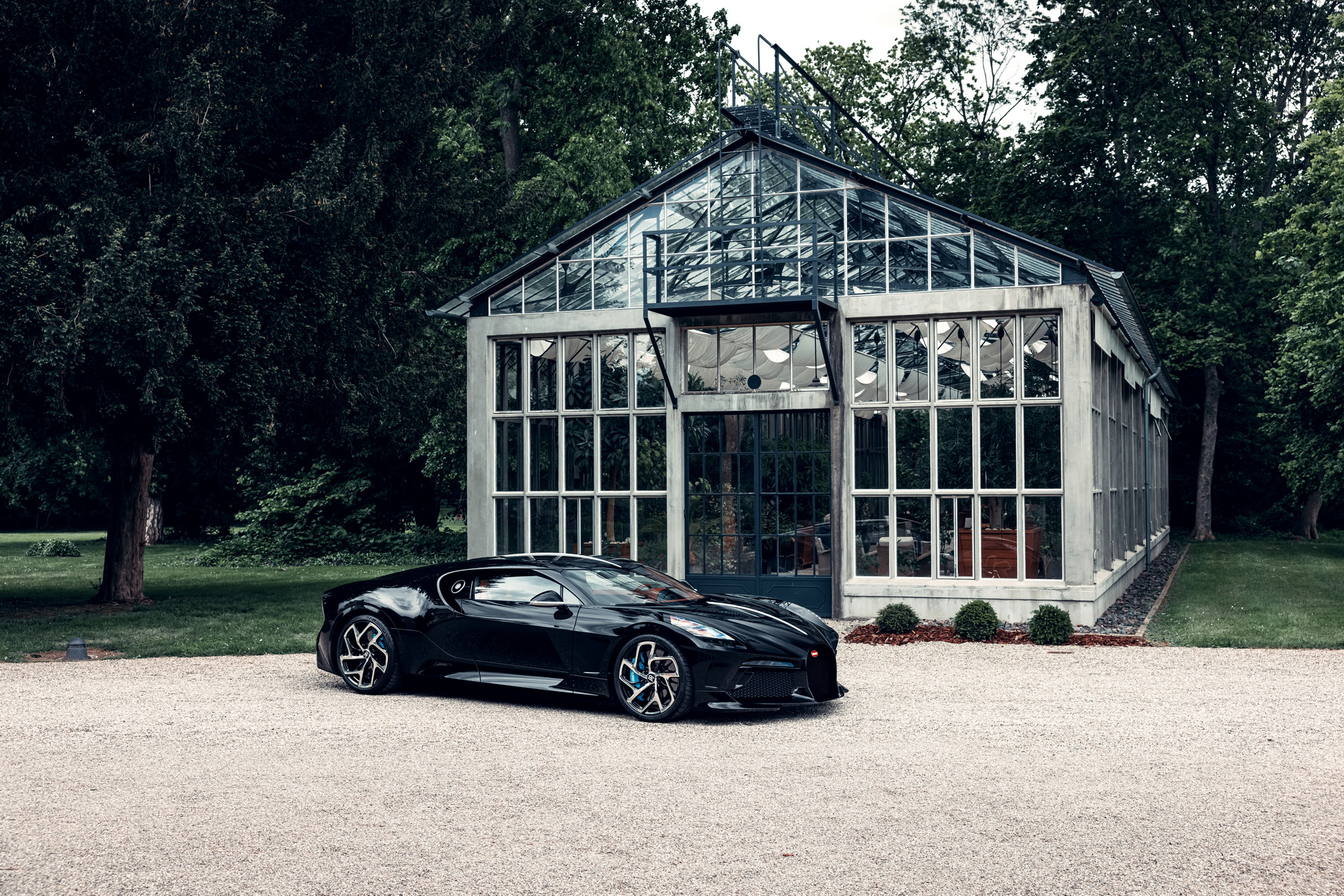 Bugatti Partners With Champagne Carbon To Make One-Of-One La Bouteille Noire