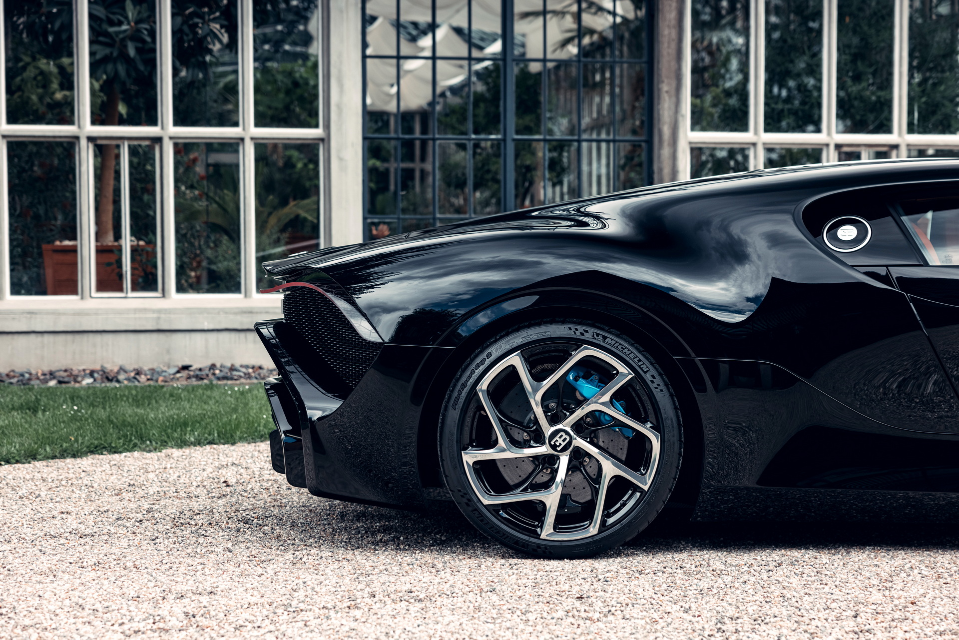 Bugatti Partners With Champagne Carbon To Make One-Of-One La Bouteille Noire