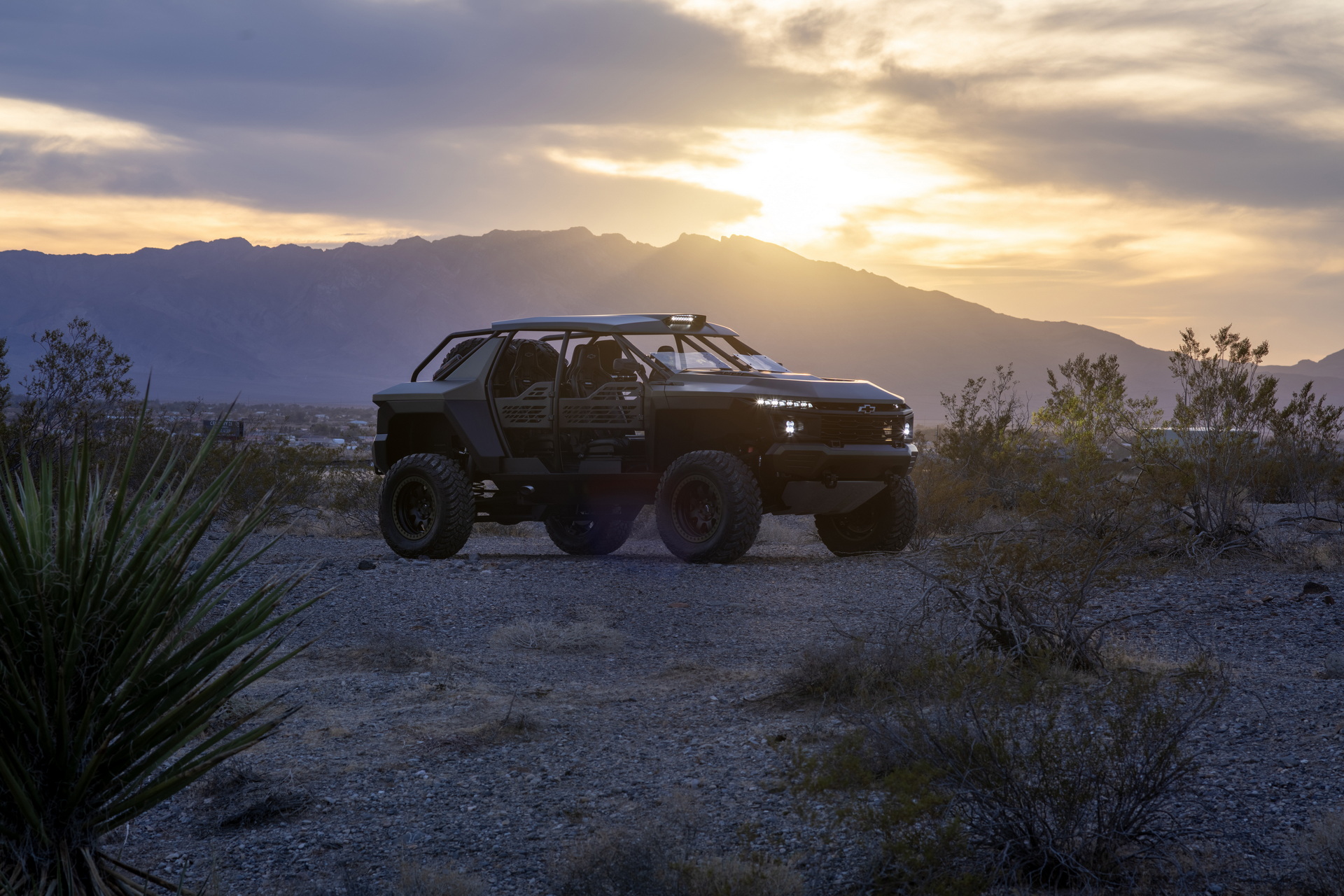 Chevrolet Introduces The Beast At SEMA, A 650 HP, Silverado-Based Off-Roader