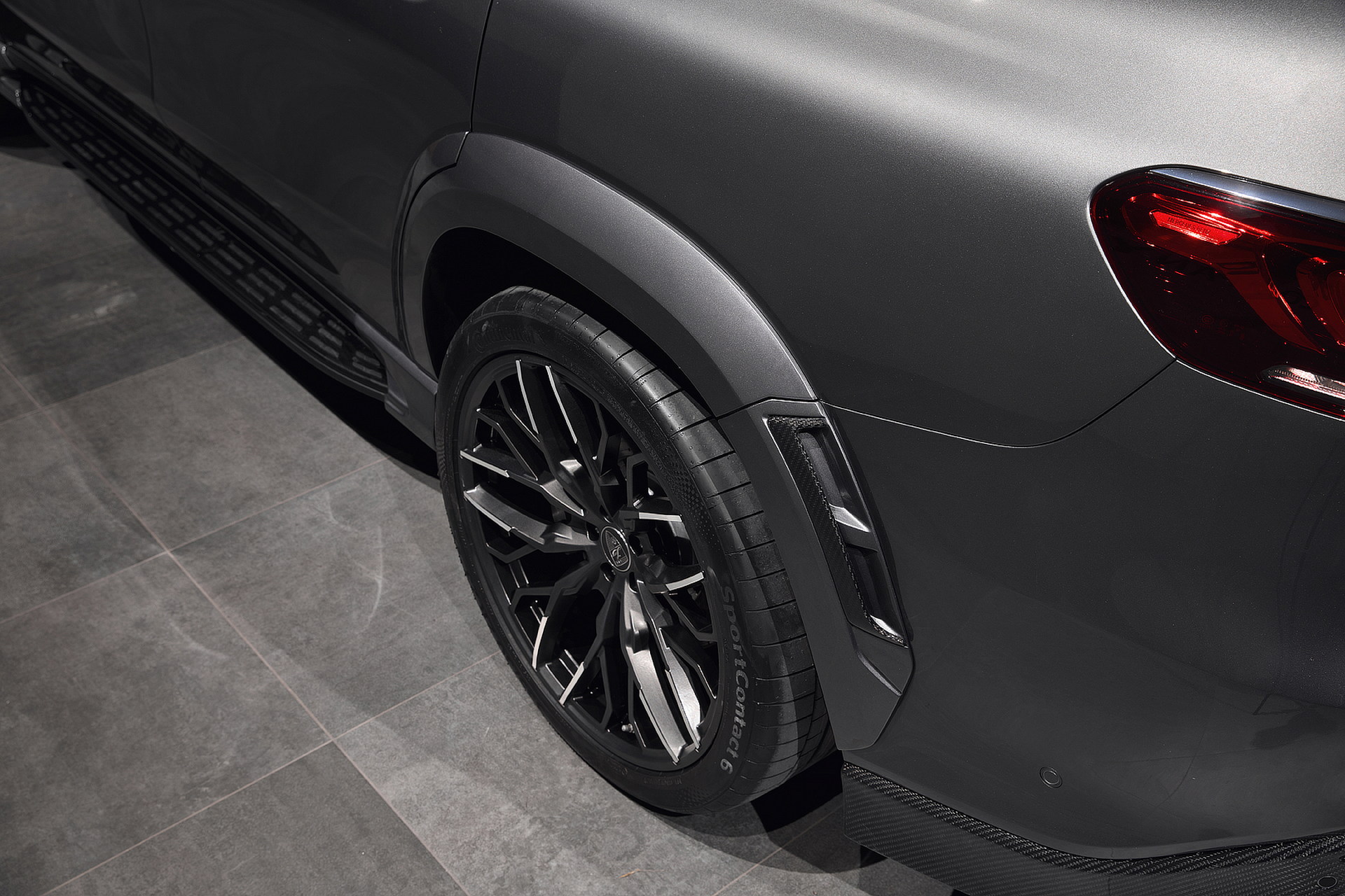 Larte Design’s Mercedes-AMG GLS 63 Is Lathered In Carbon Fiber