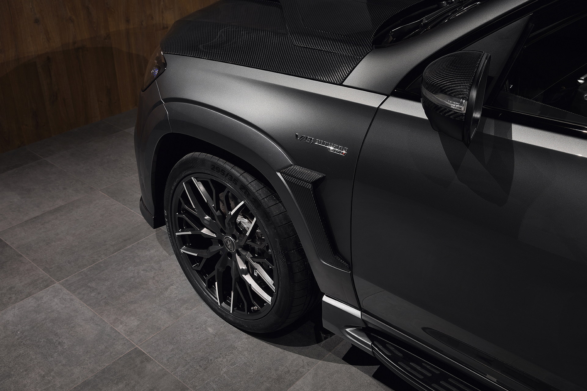 Larte Design’s Mercedes-AMG GLS 63 Is Lathered In Carbon Fiber