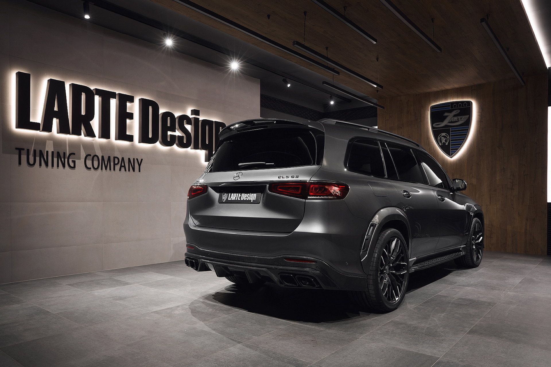 Larte Design’s Mercedes-AMG GLS 63 Is Lathered In Carbon Fiber