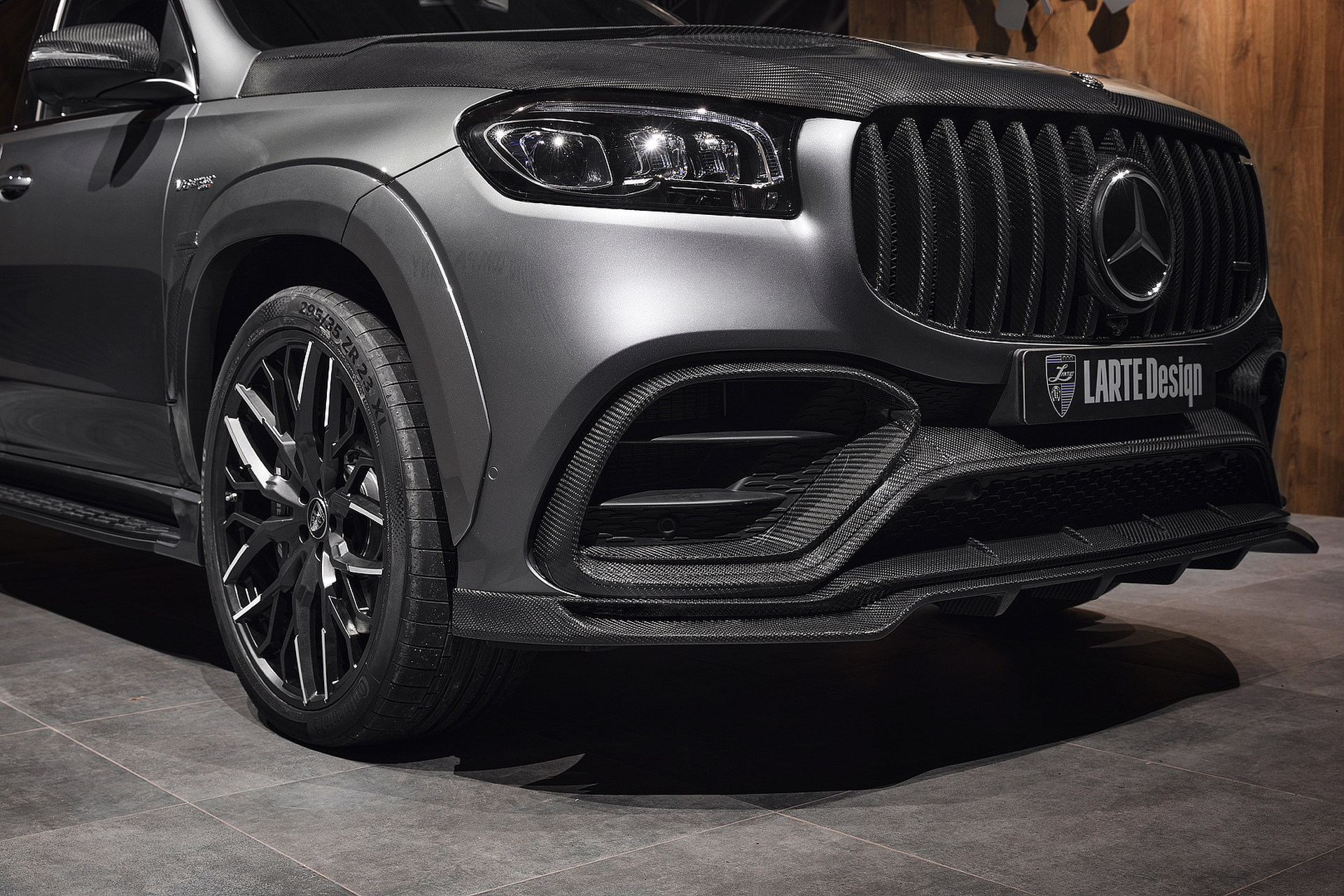 Larte Design’s Mercedes-AMG GLS 63 Is Lathered In Carbon Fiber