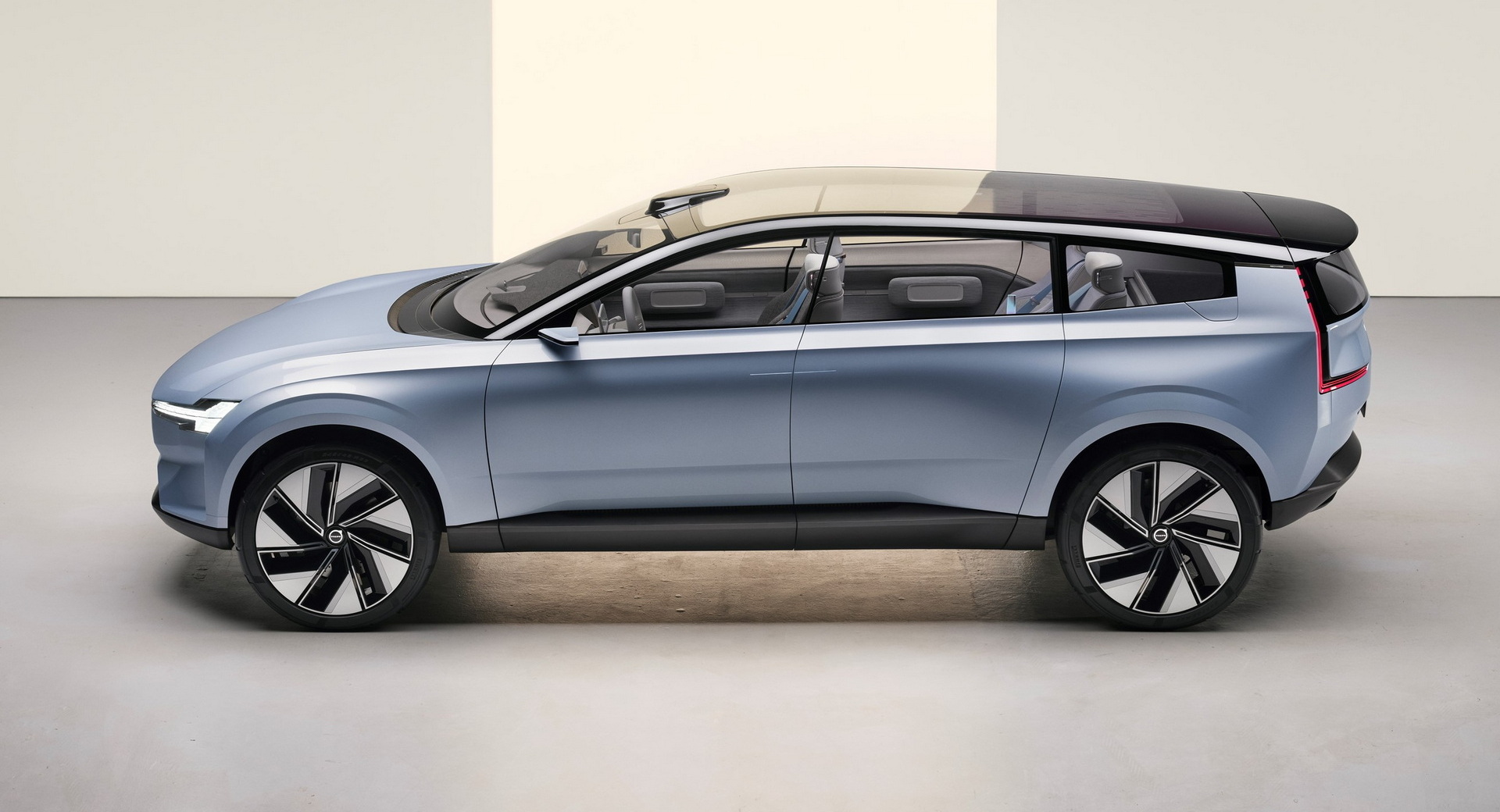 2021 Volvo Concept Recharge - Auto Recent