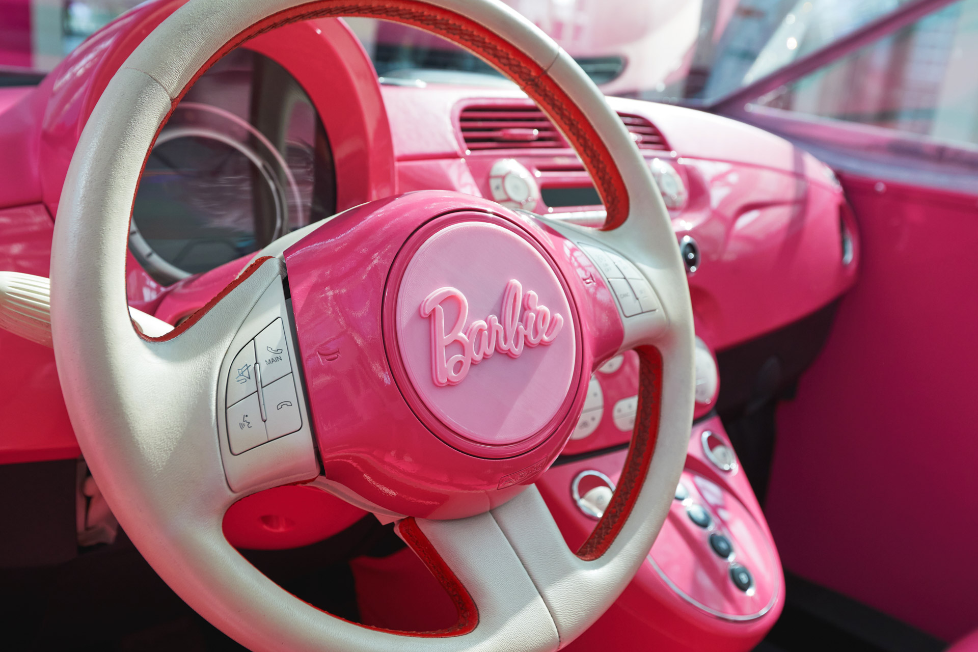 Life-Size Barbie Car for L.A. Show Is A Fiat 500 With Wings For Doors | Carscoops