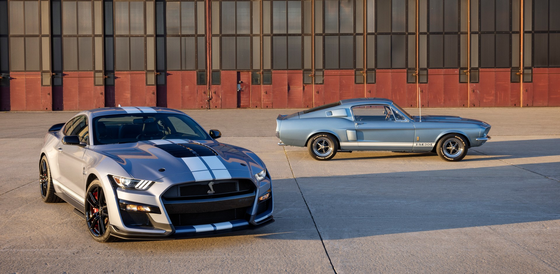 Ford Unveils 2022 Mustang Shelby GT500 Heritage Edition