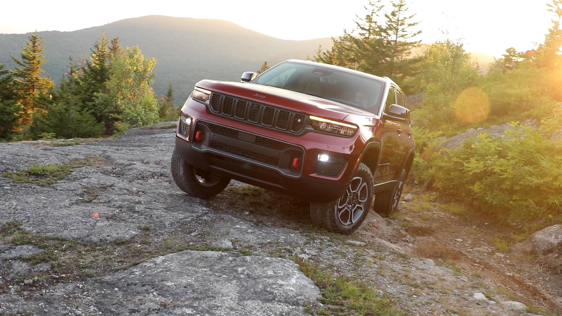 2022 Jeep Grand Cherokee Starts At $37,390 And Climbs To $66,660 For Luxurious Summit Reserve