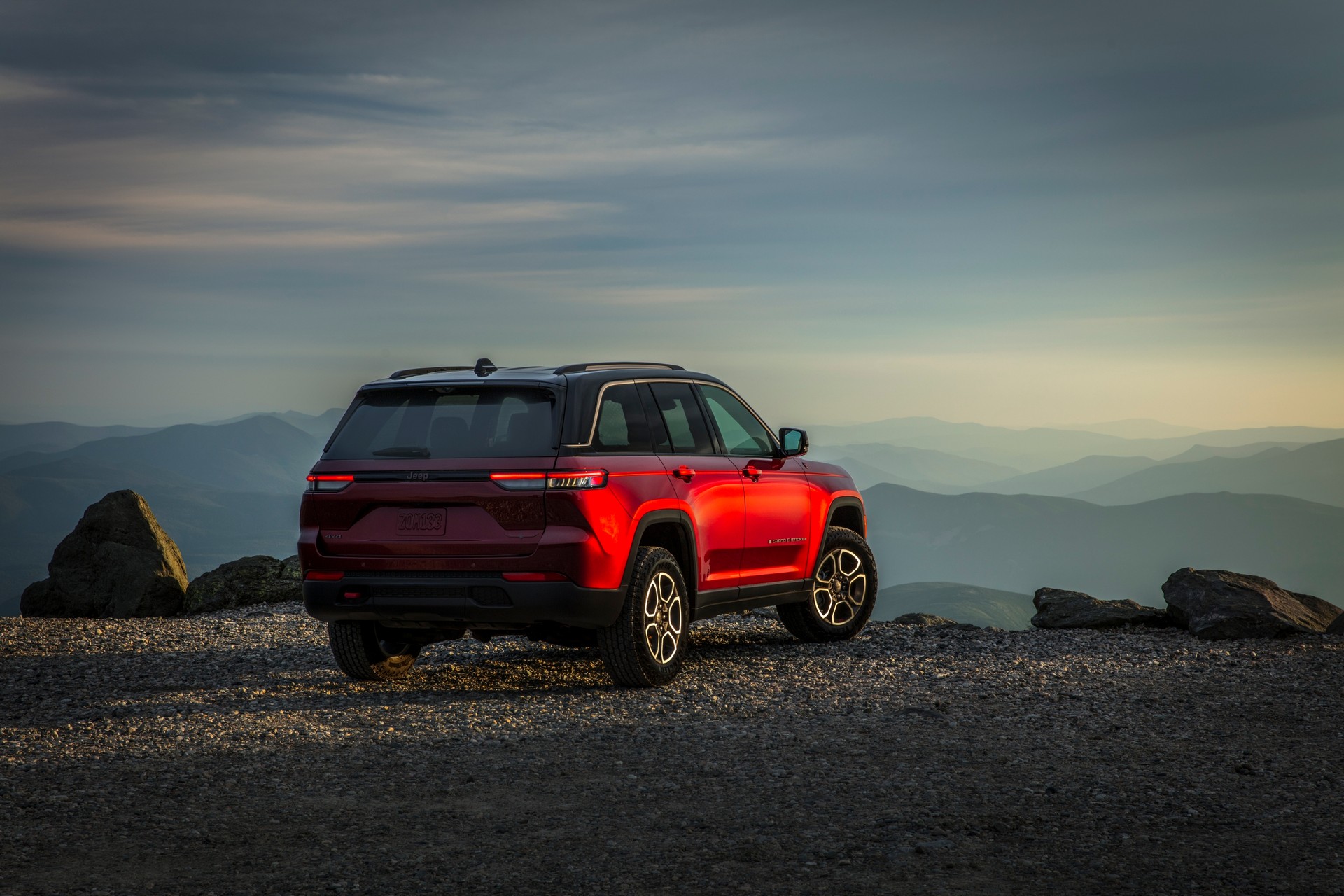 2022 Jeep Grand Cherokee Starts At $37,390 And Climbs To $66,660 For Luxurious Summit Reserve
