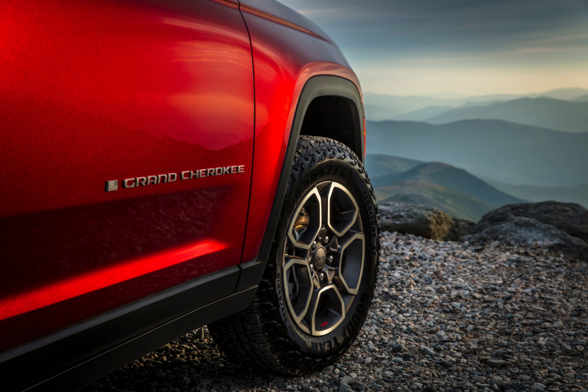 2022 Jeep Grand Cherokee Starts At $37,390 And Climbs To $66,660 For Luxurious Summit Reserve