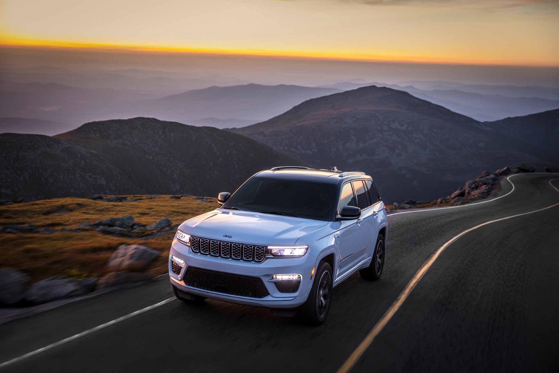 2022 Jeep Grand Cherokee Starts At $37,390 And Climbs To $66,660 For Luxurious Summit Reserve