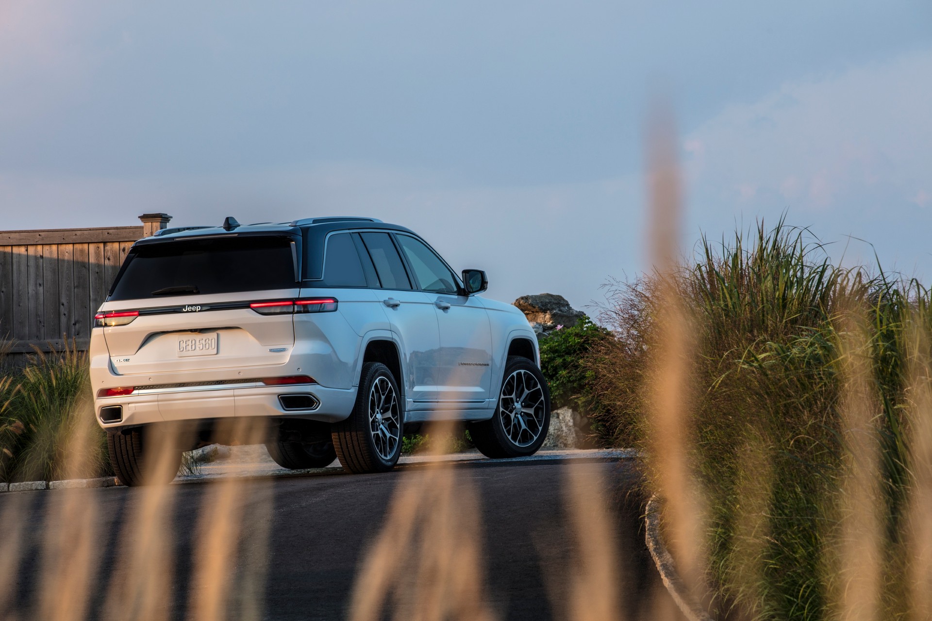 2022 Jeep Grand Cherokee Starts At $37,390 And Climbs To $66,660 For Luxurious Summit Reserve