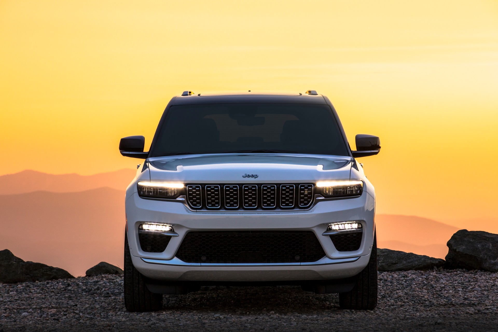 2022 Jeep Grand Cherokee Starts At $37,390 And Climbs To $66,660 For Luxurious Summit Reserve
