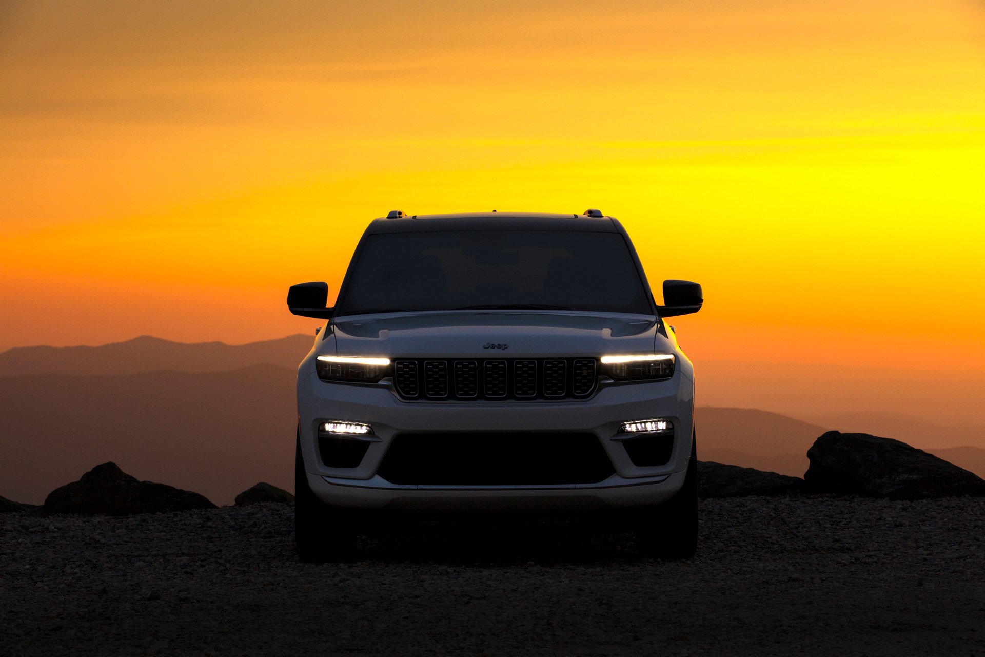 2022 Jeep Grand Cherokee Starts At $37,390 And Climbs To $66,660 For Luxurious Summit Reserve