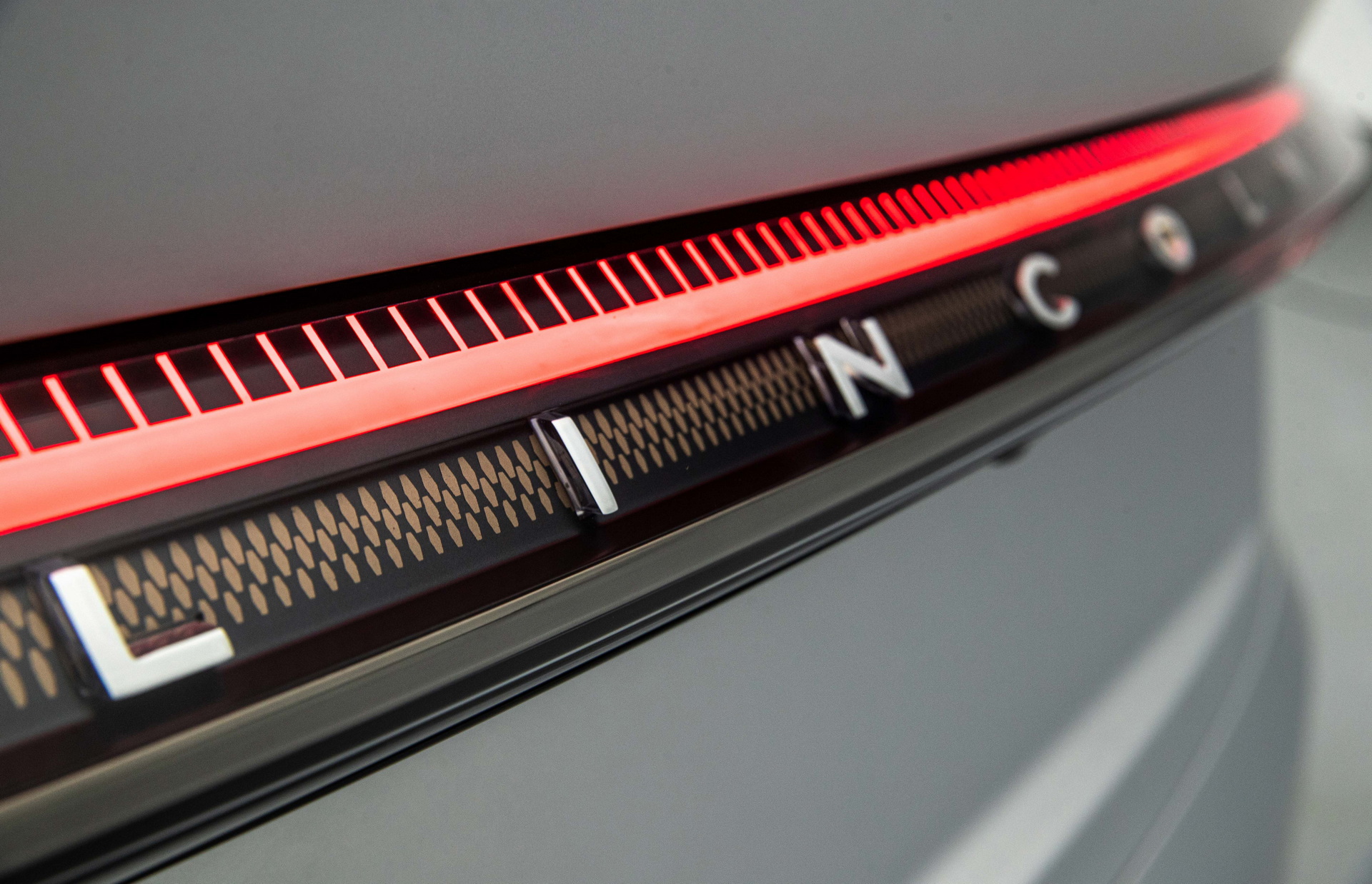 Lincoln’s New 2023 Zephyr Sedan Breaks Cover In China, But It Ain’t For U.S.