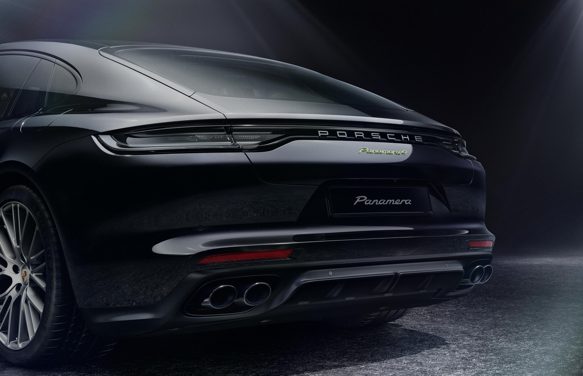 2022 Porsche Panamera Goes Platinum With Fancy New Trim