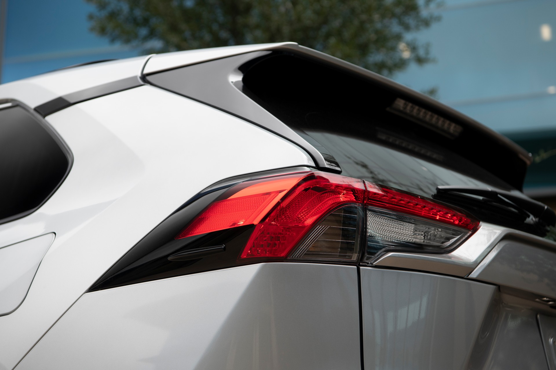 Toyota Gives 2022 RAV4 Some Minor Styling Updates And A New SE Hybrid Trim