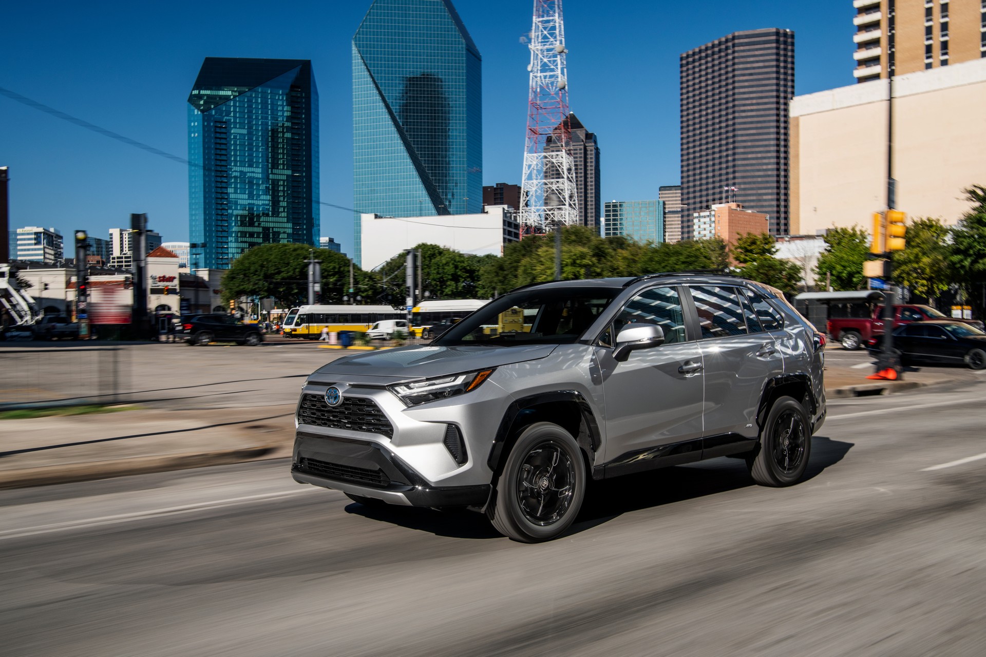 Toyota Gives 2022 RAV4 Some Minor Styling Updates And A New SE Hybrid Trim