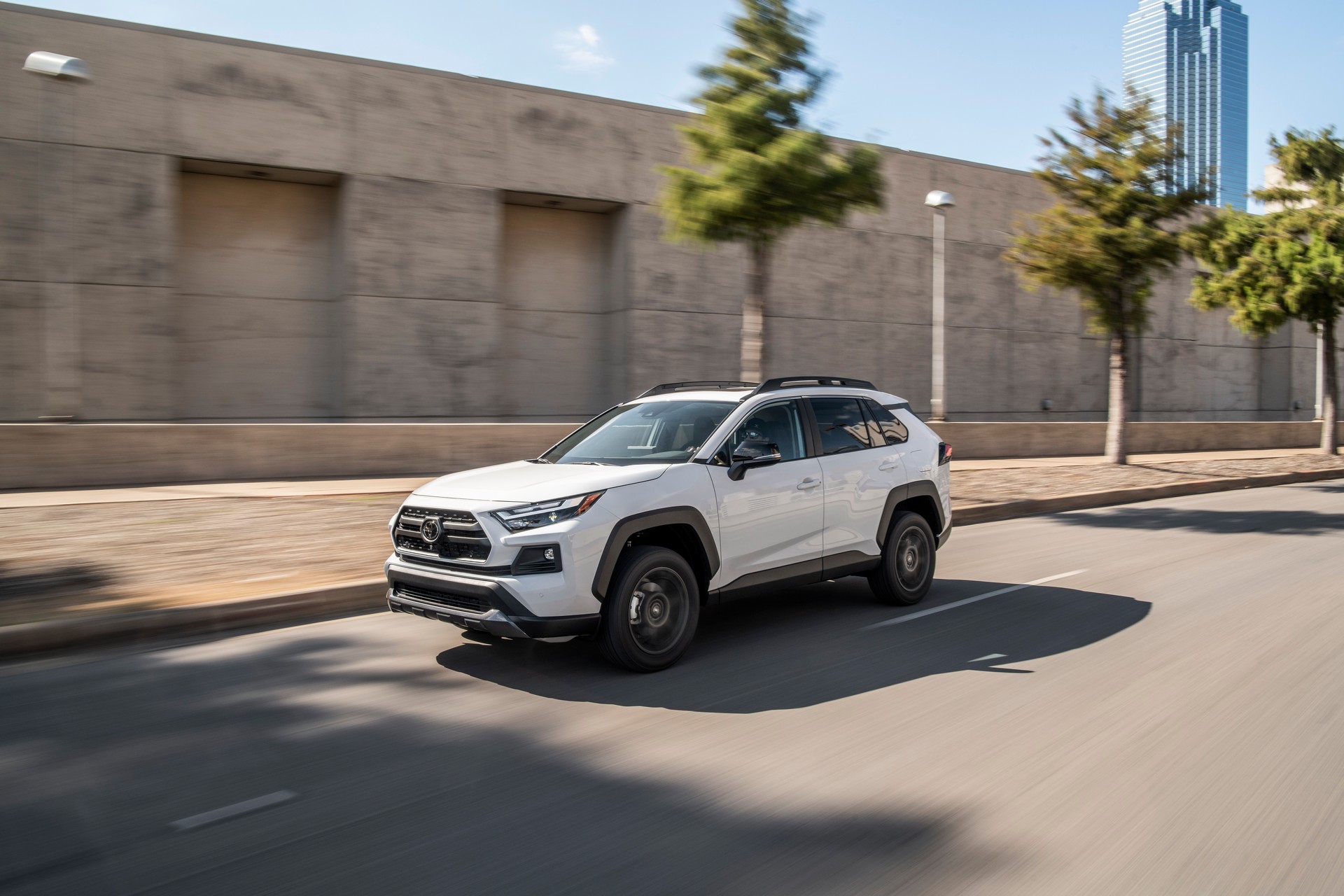 Toyota Gives 2022 RAV4 Some Minor Styling Updates And A New SE Hybrid Trim