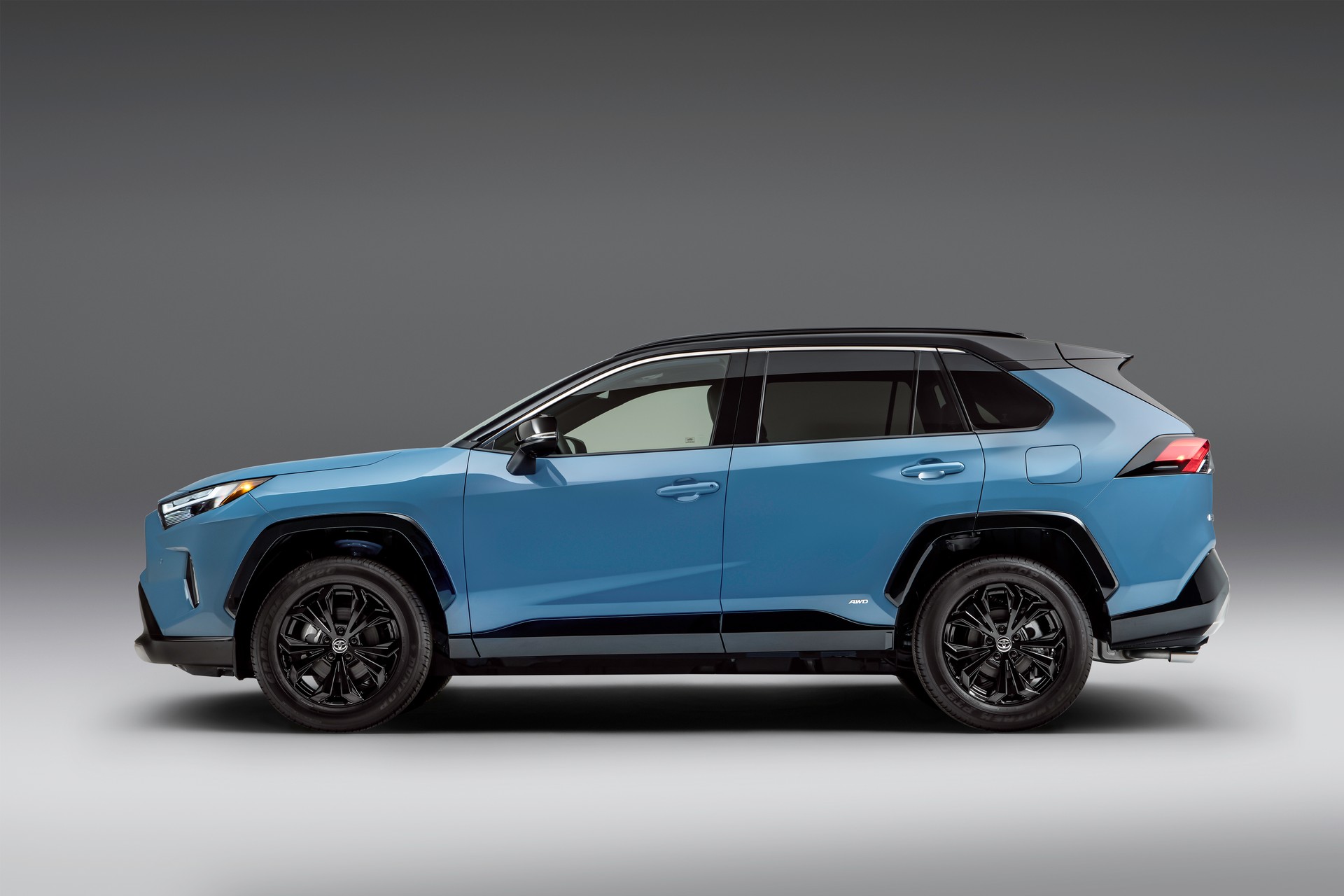 Toyota Gives 2022 RAV4 Some Minor Styling Updates And A New SE Hybrid Trim