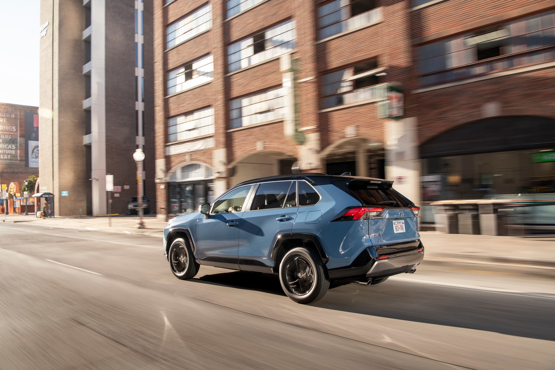 Toyota Gives 2022 RAV4 Some Minor Styling Updates And A New SE Hybrid Trim