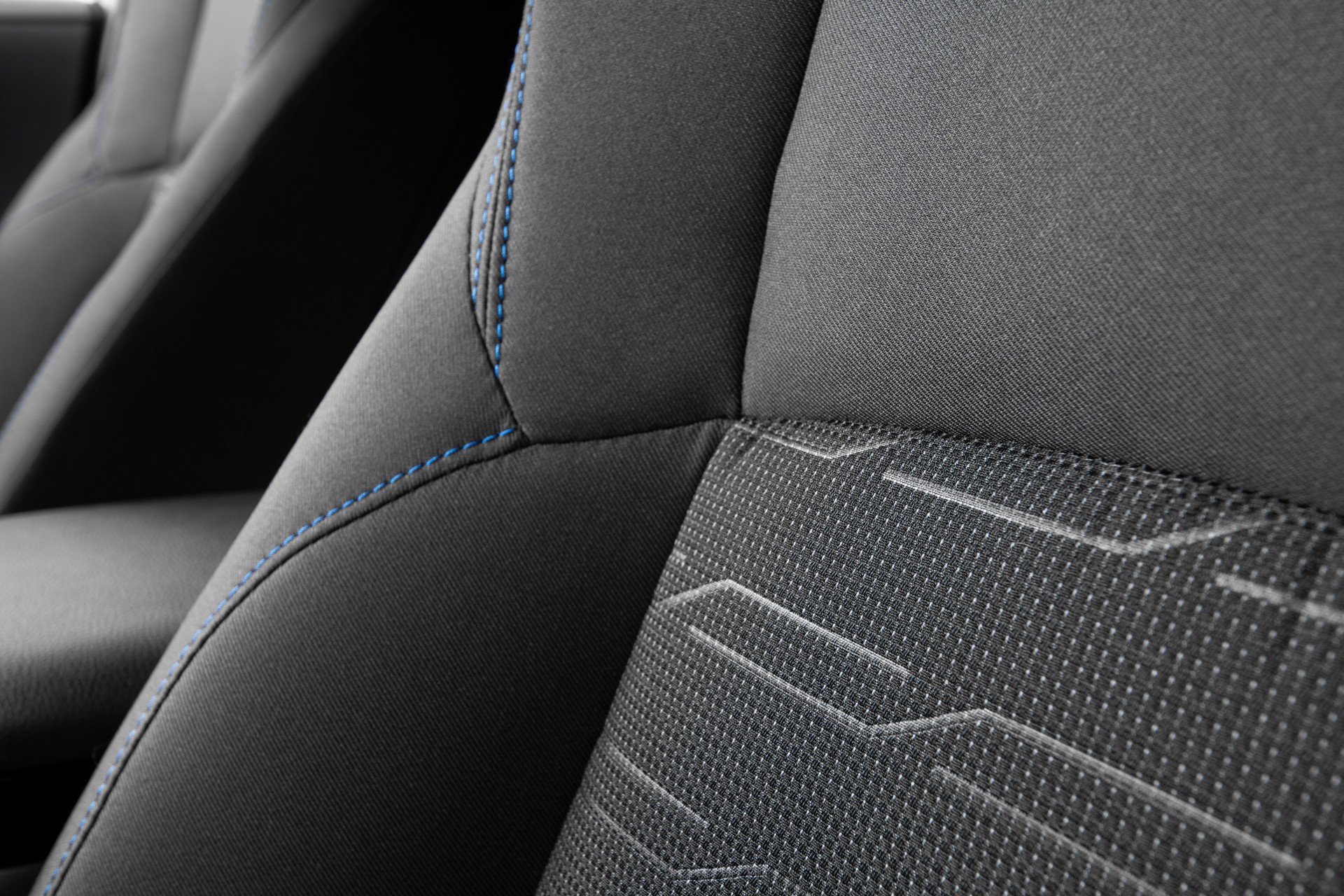 Toyota Gives 2022 RAV4 Some Minor Styling Updates And A New SE Hybrid Trim